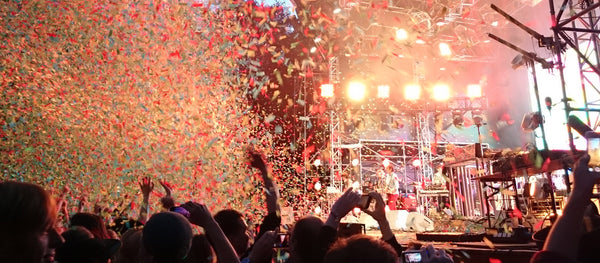 Stage FX Confetti Cannons - hero background